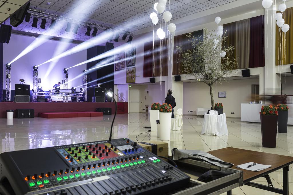 Palace Hotel แซร์ราวัลเล ภายนอก รูปภาพ