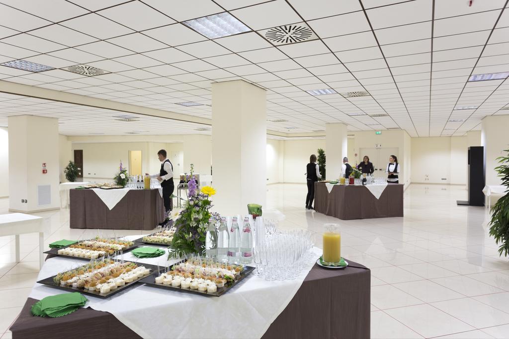 Palace Hotel แซร์ราวัลเล ภายนอก รูปภาพ
